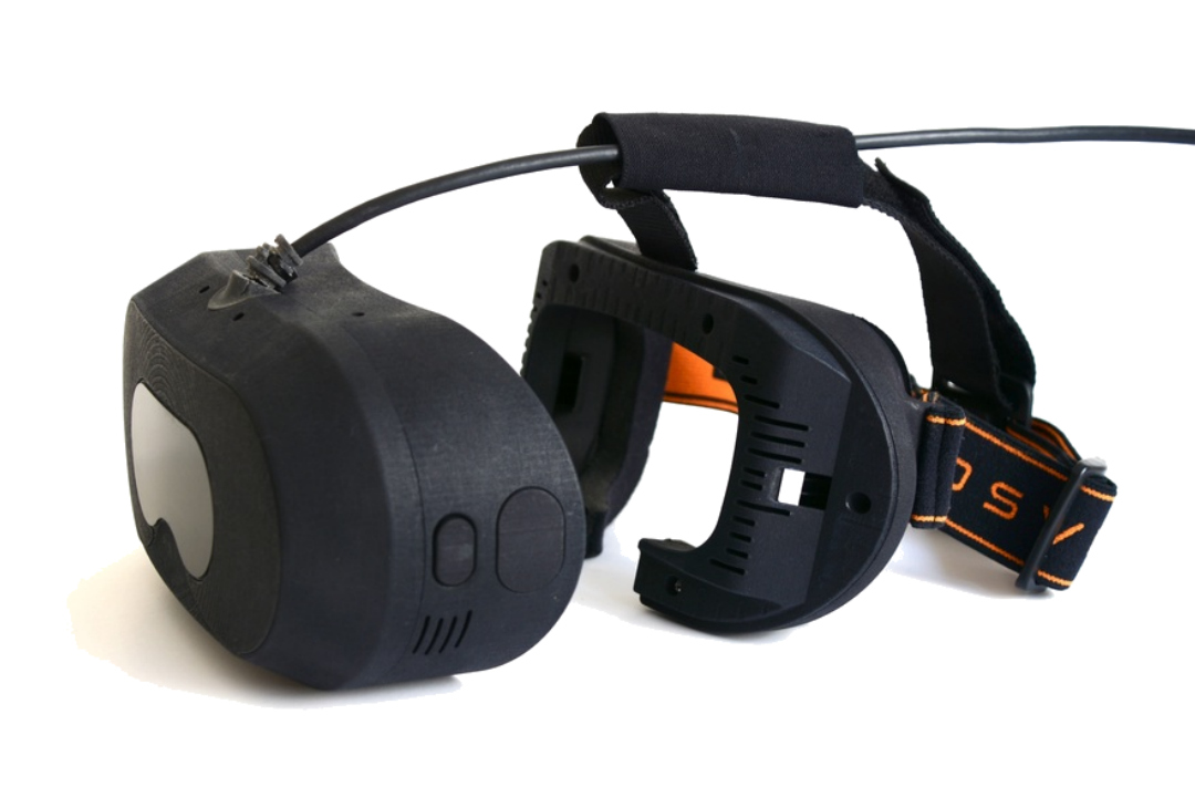 vr-headset-sensics-1
