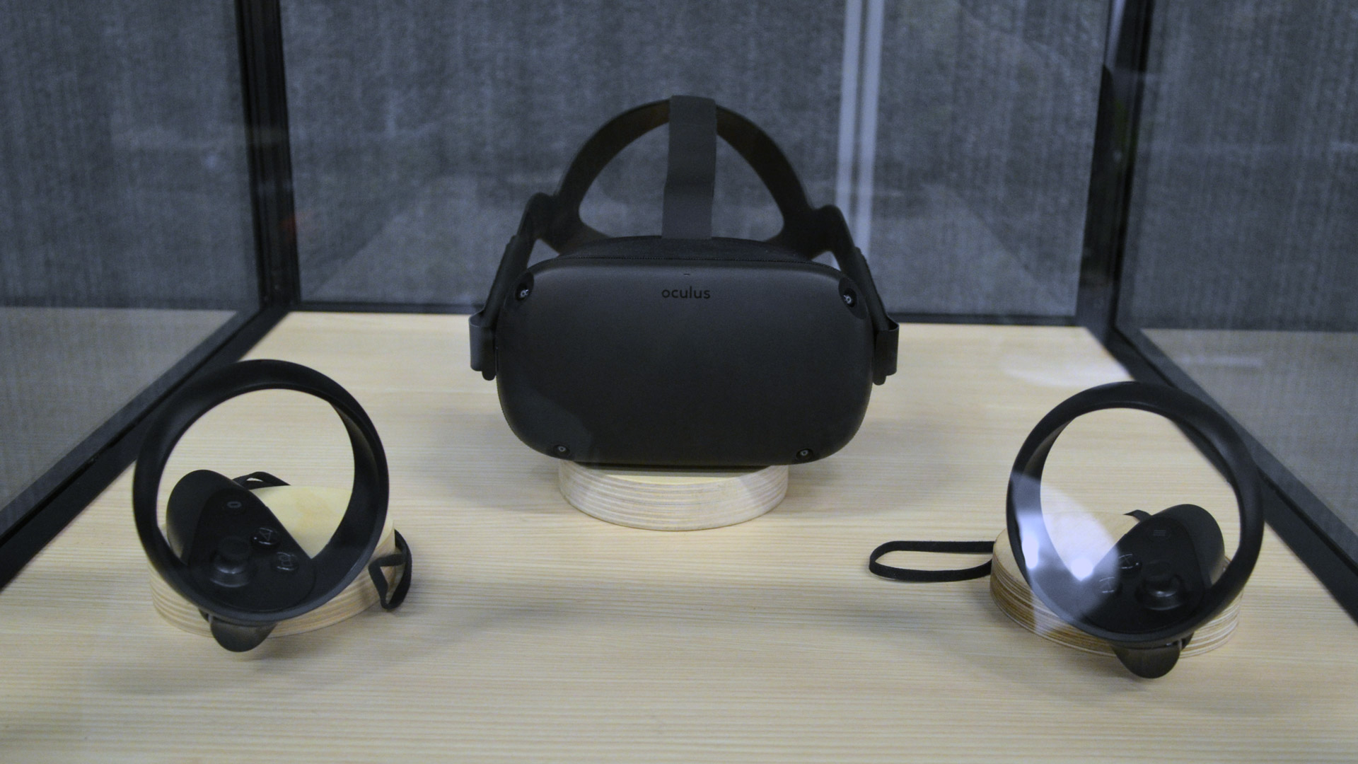 Oculus-Quest-1 - Virtual Reality Thailand - Siam VR